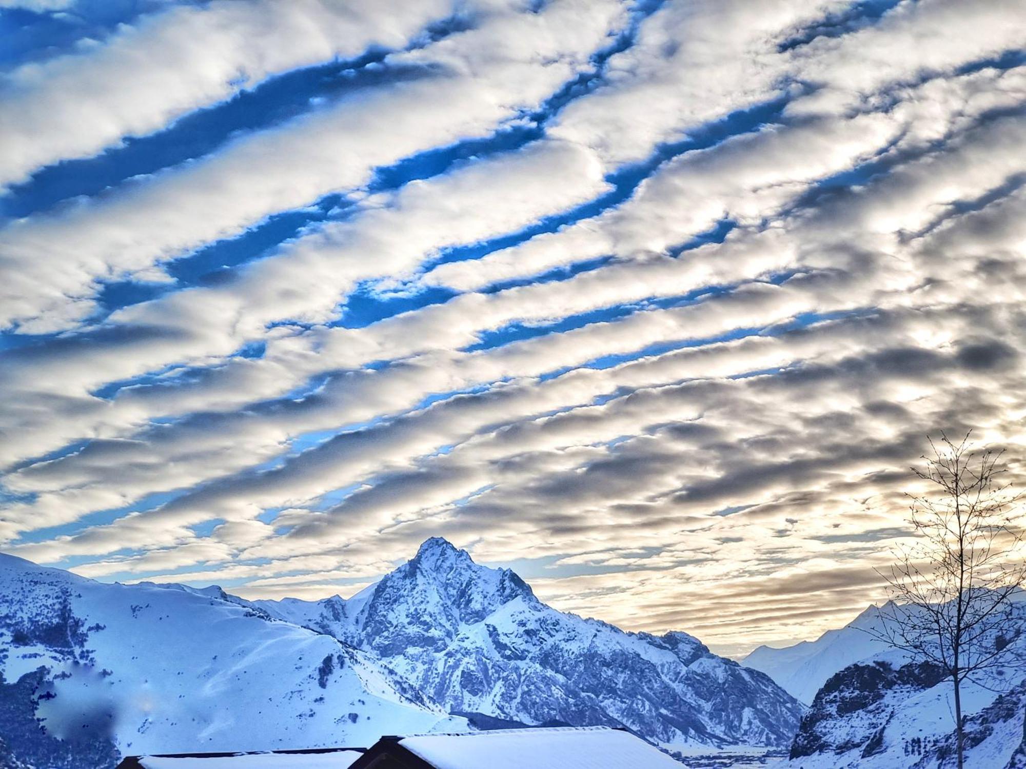 Sunshine Kazbegi Hotel Ngoại thất bức ảnh