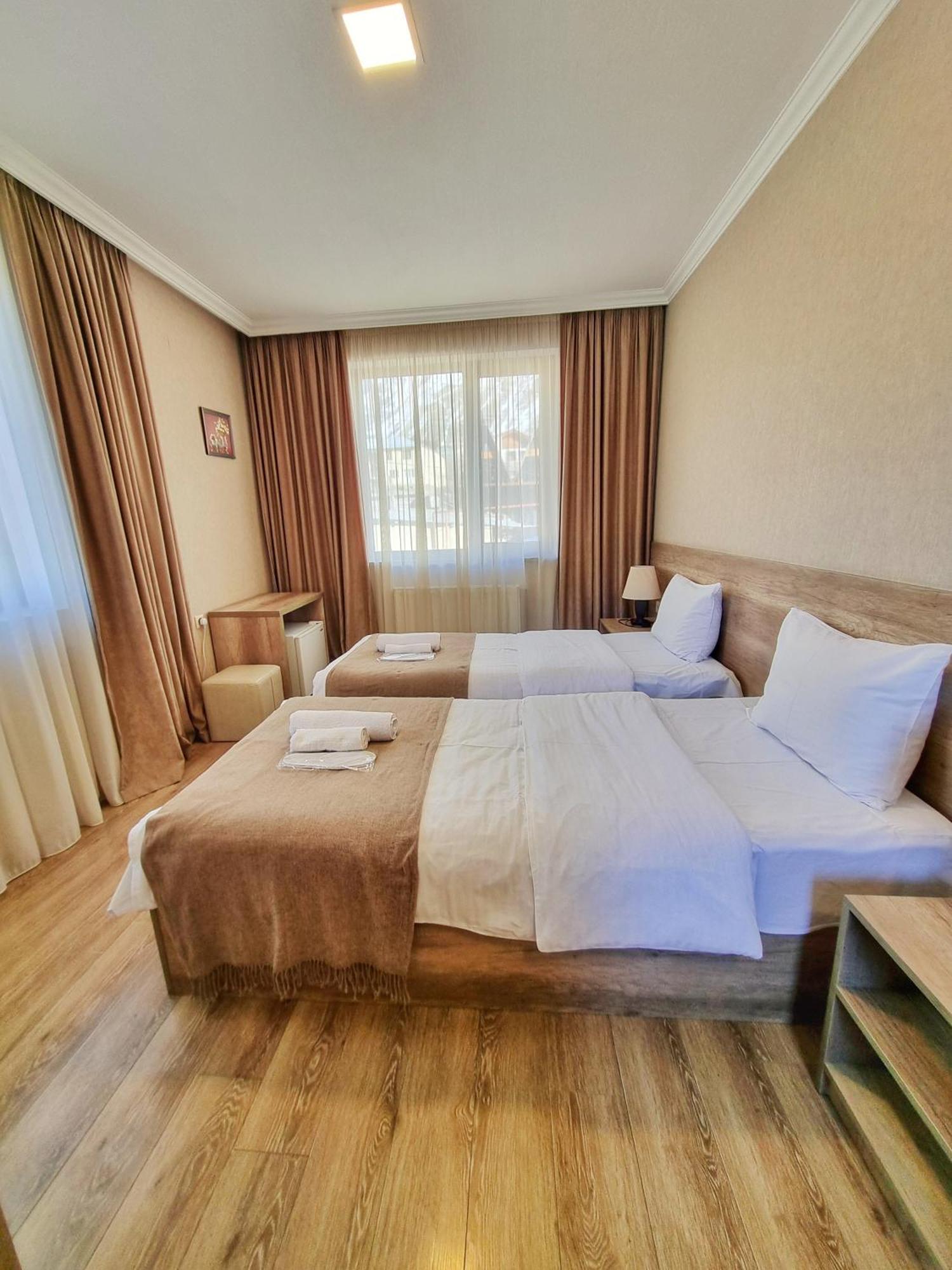 Sunshine Kazbegi Hotel Ngoại thất bức ảnh